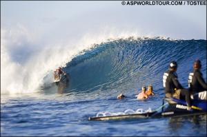 Joel Parkinson (Aus) tief in der Tube