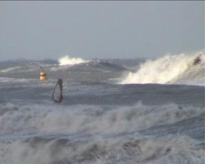 Der Vergleich Windsurfer, Boje, Welle !!!!!