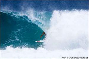 Kelly Slater beim 9,5er Tuberide.