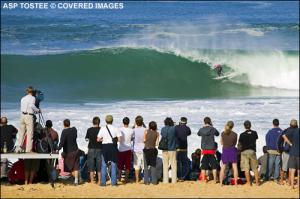 Kelly Slater(USA) tief in der Barrel