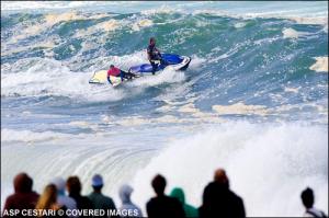 Micky nutzt den Jetski mal anders