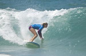 Surferin: Friederike Schulz, photo: Jo Wyneken